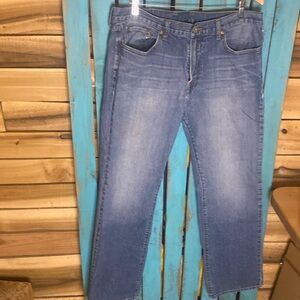 Lucky Brand Y2K straight leg jeans size 34x33 lightly distressed cotton denim